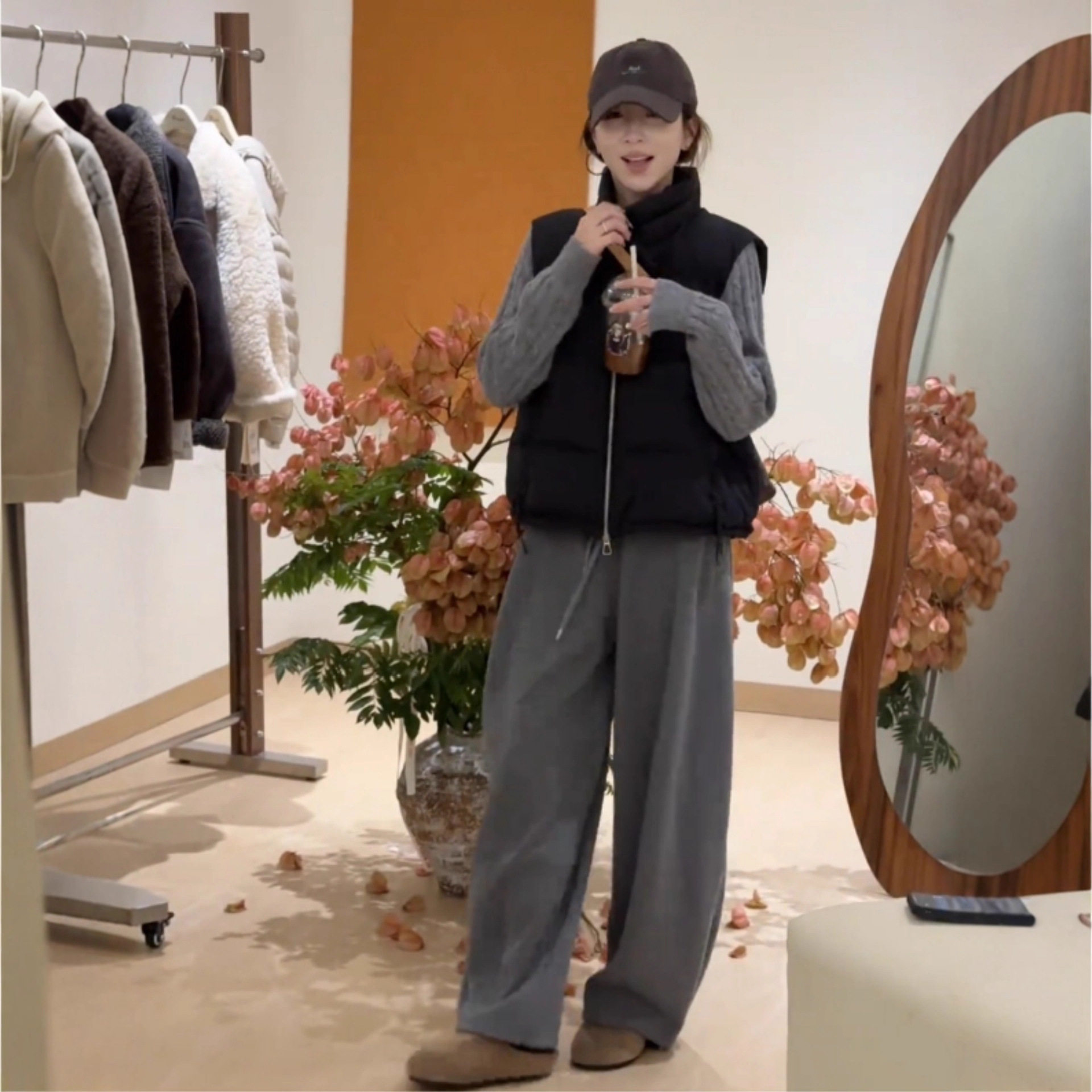 秋冬新款韩系立领轻薄羽绒短款马甲女小个子外穿加厚白鸭绒背心潮