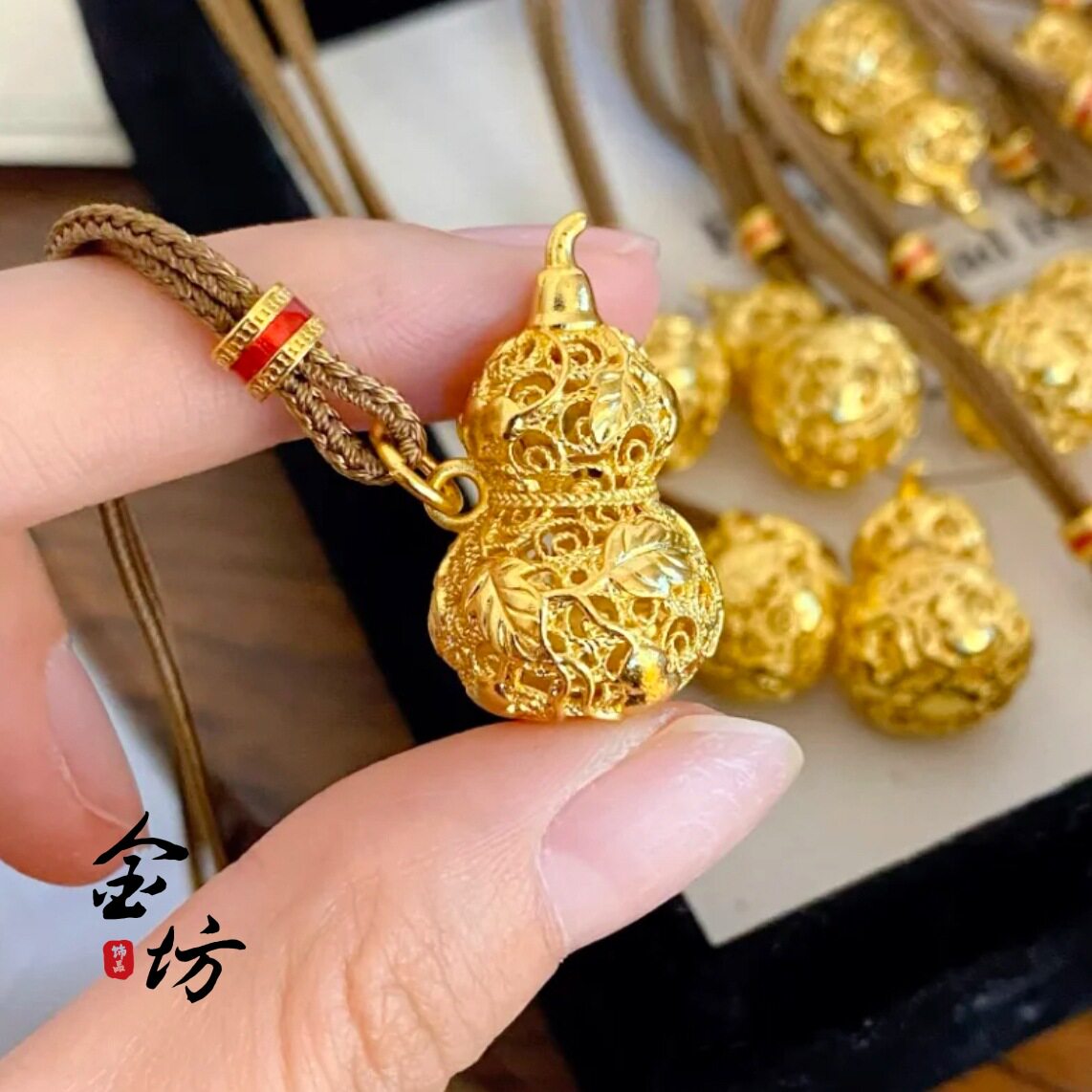 不掉色越南沙金镂空花丝爬藤葫芦吊坠女项链新中式国潮风毛衣链