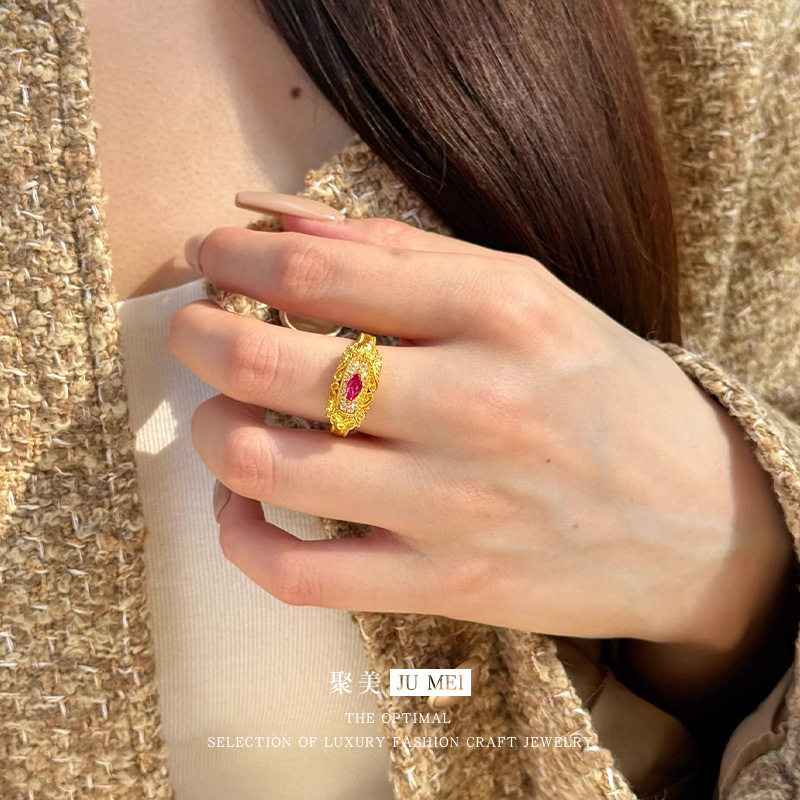 越南沙金华焰流影女款戒指复古宫廷风设计感红宝石仿真金色戒指