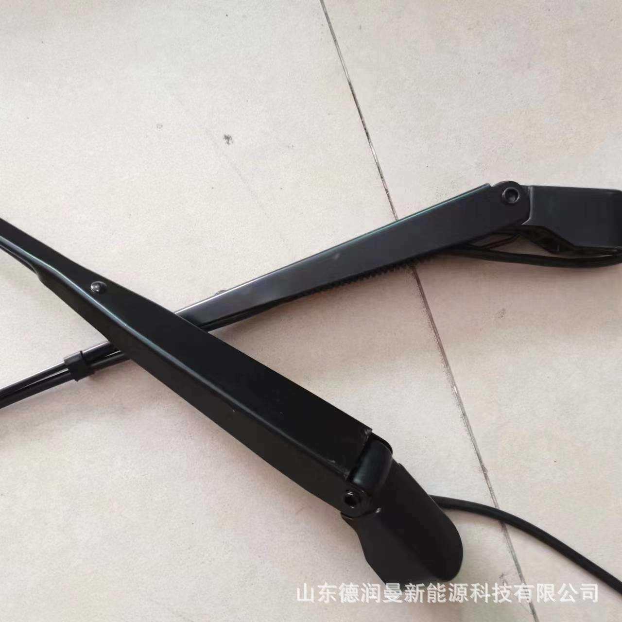 豪沃雨刮器总成 雨刮臂/片WG1661740023豪沃配件整车