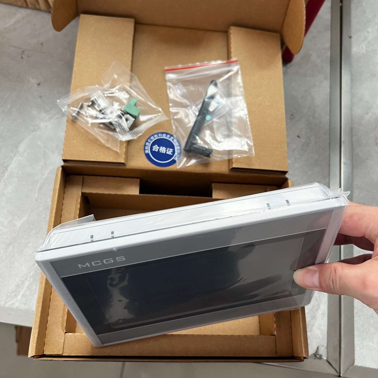 昆仑通态MCGS 7寸触摸屏TPC7022Ni-4G