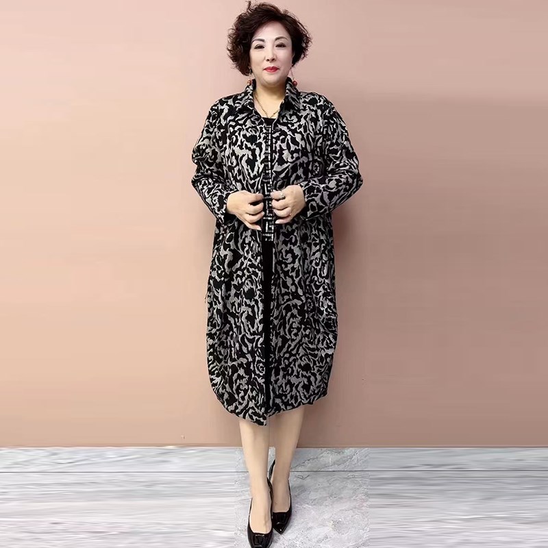 秋冬大码风衣中老年妈妈洋气宽松韩版H遮肉显瘦花色中长款开衫外