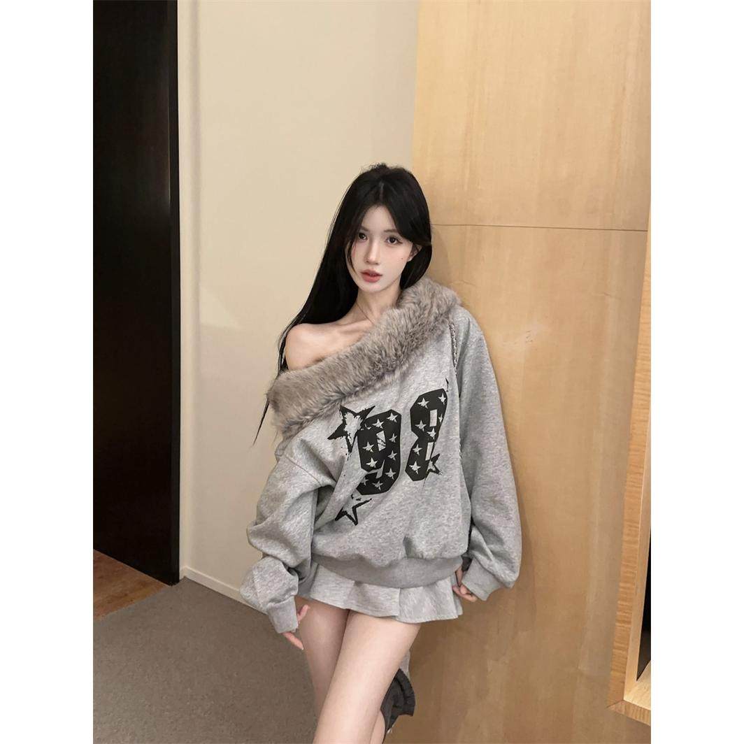 实价实拍~美式复古辣妹设计感毛领斜肩卫衣冬季宽松慵懒短款上衣