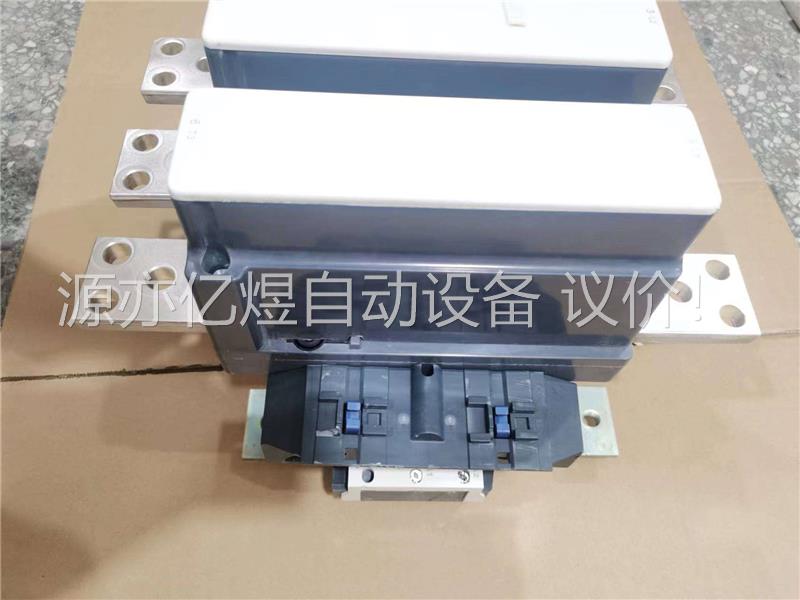 施耐德交流触器LC1F1250A /M7C/AC220V(议价)