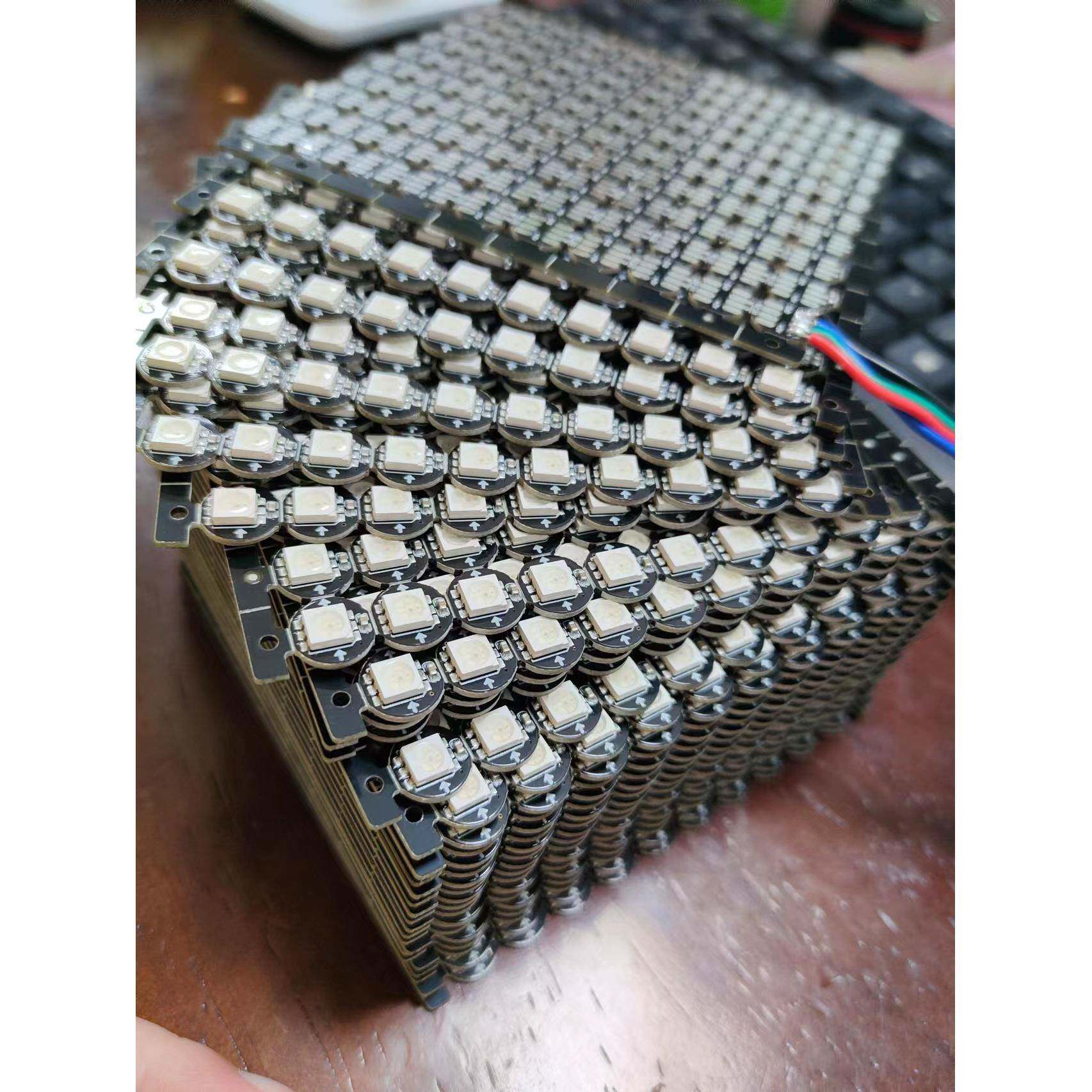 100个5VWS2813内置点控RGB断点续传小圆点