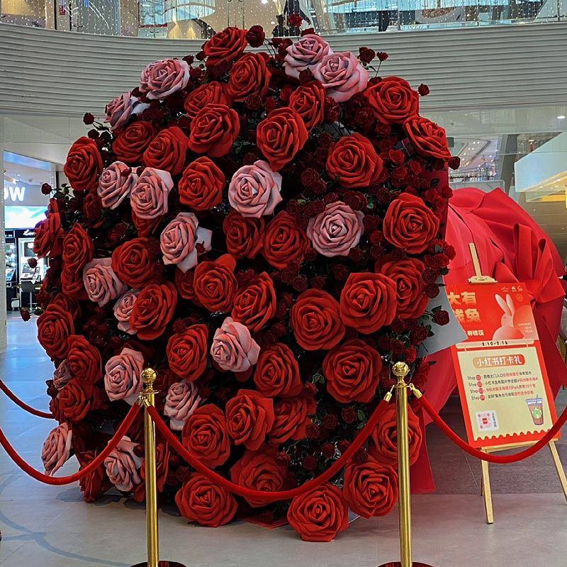 打卡玫瑰捧花拍照网红大玫瑰花商场美陈装饰巨型大大摆件花束