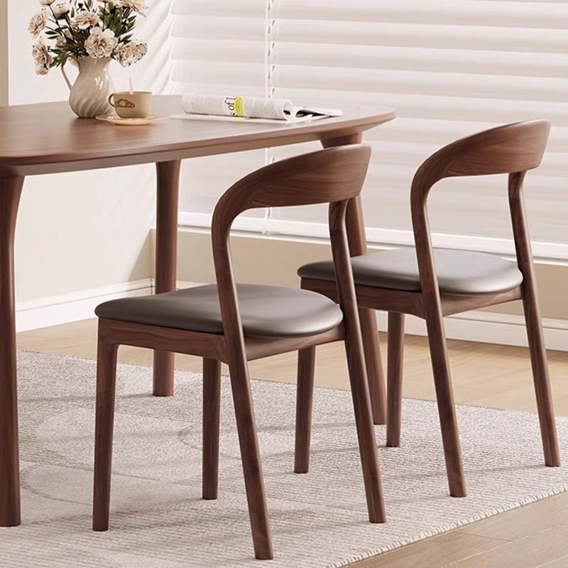 北欧简易实木椅子餐椅休闲家用餐厅靠背椅设计师现代轻奢书桌凳子