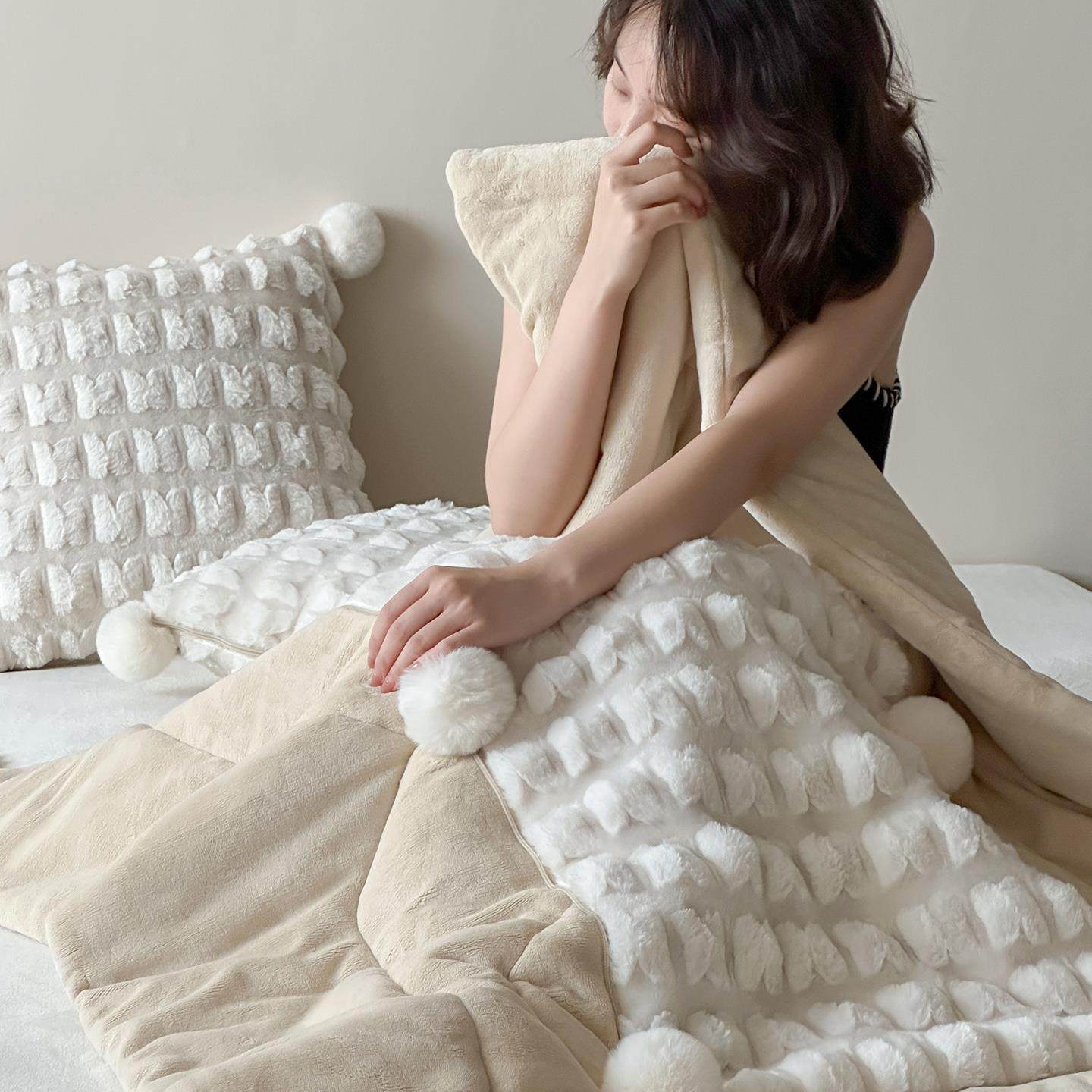 高级感抱枕被子两用加厚二合一可叠车载靠枕办公室午睡毯枕头被,居家布艺,抱枕被,淘宝优惠券,粉丝福利购,淘宝优惠卷