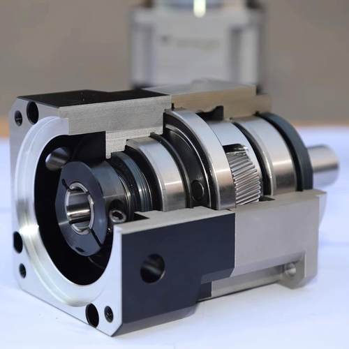 精密行星斜齿轮减速机57 60 80 110 130步进750W 伺服电机减速器