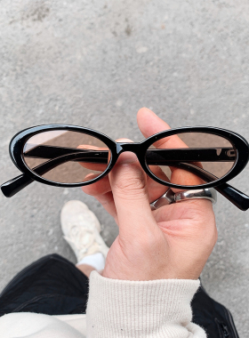 时髦玩味窄款厚树脂质感小框形墨镜UV400太阳眼镜男女椭圆形适用