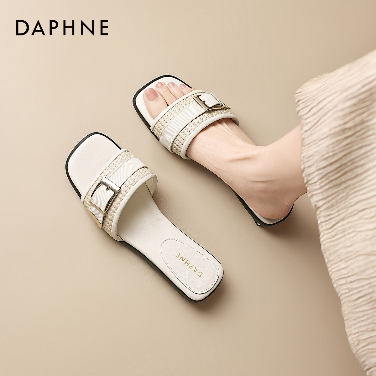 达芙妮方头一字拖鞋女2026年春夏新款金属扣编织凉鞋外穿沙滩拖鞋,女鞋,一字拖,淘宝优惠券,粉丝福利购,淘宝优惠卷