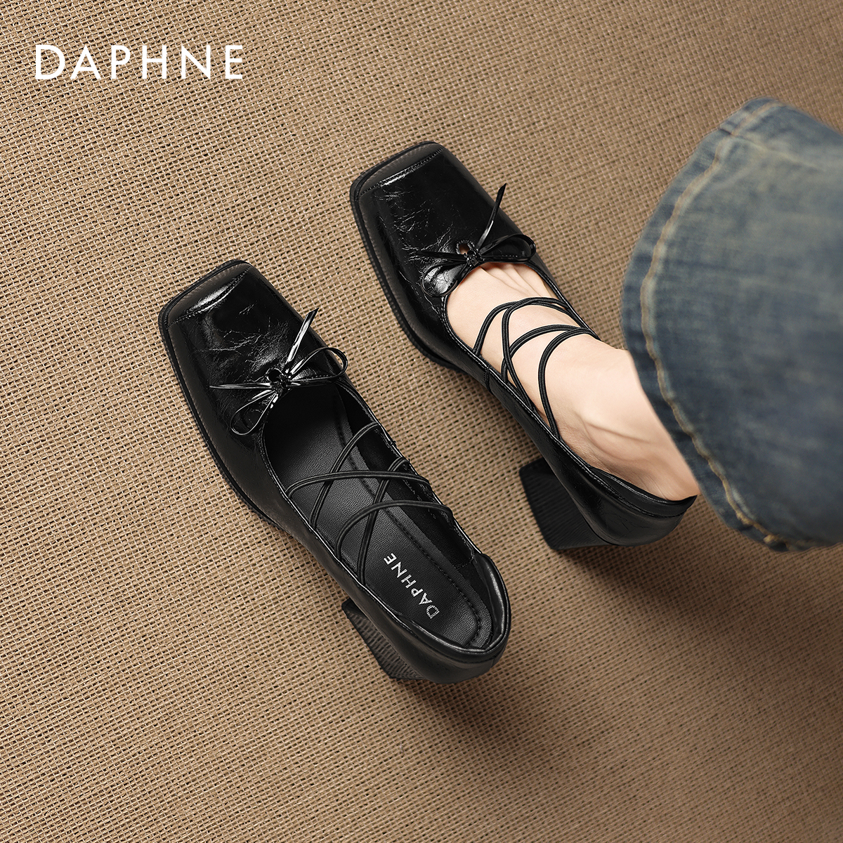 达芙妮高跟单鞋女芭蕾黑色小皮鞋