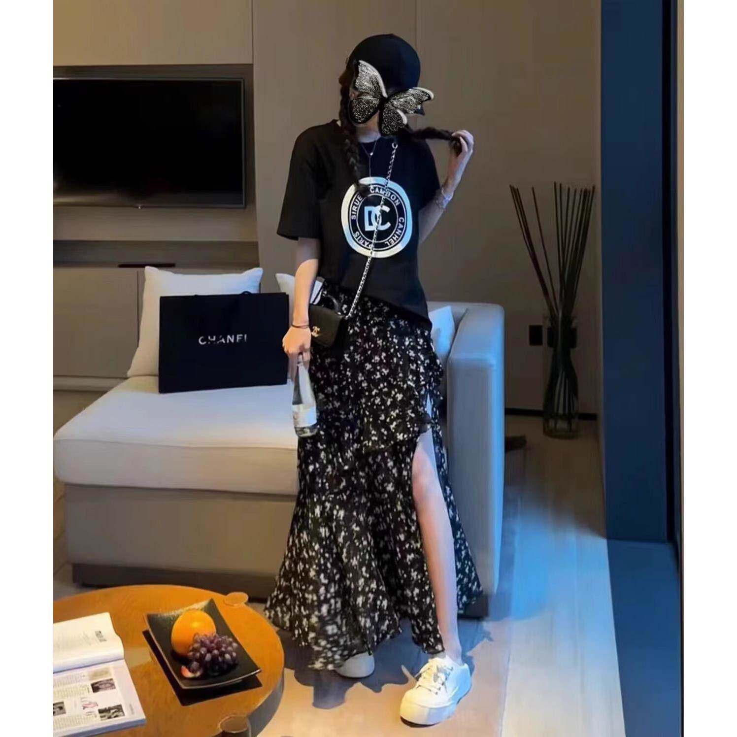 欧洲站夏季新款甜酷炸街显瘦碎花荷叶边开衩长款半身裙+T恤两件套