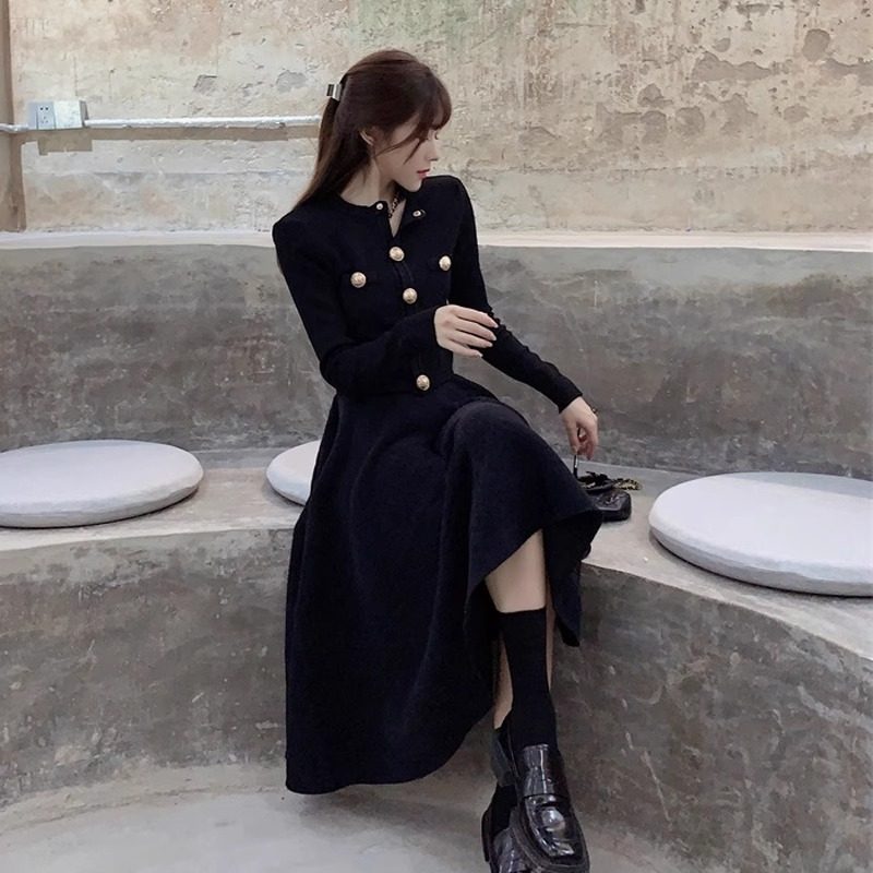 欧洲站秋冬2025年新款赫本风高级感气质套装针织衫配裙子两件套女