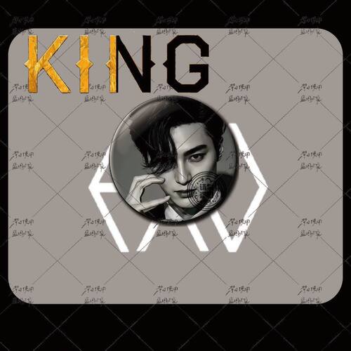 KING吧唧徽章EXO13人抽象挂件配饰纪念礼物收藏曾经的王挂件