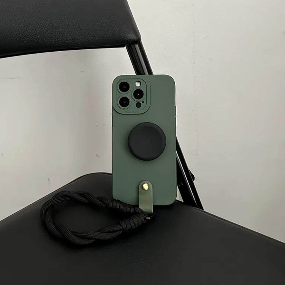高级感墨绿色硅胶支架适用于14promax手机壳苹果15腕带16女17/13p