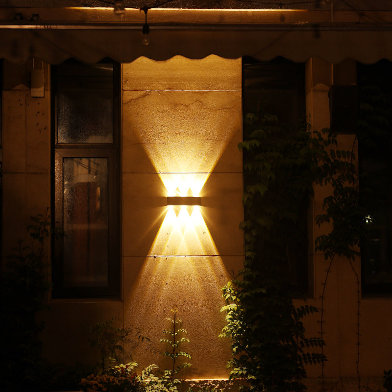 太阳能灯户外防水庭院花园家用壁灯别墅围墙大门口超亮射灯洗墙灯