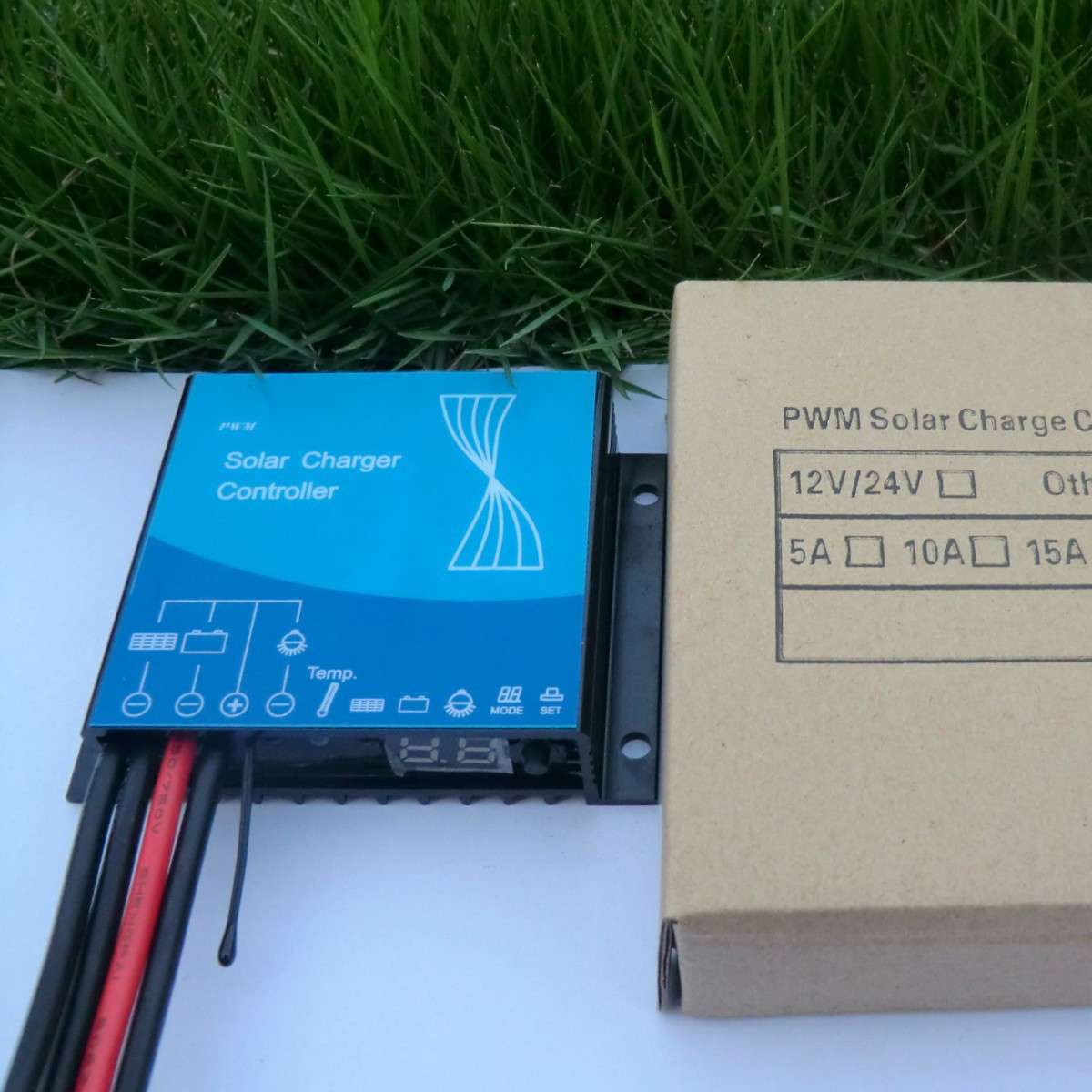 12V系统  11.1V 12.8V 24V 太阳能市电互补控制器10A/20A/30A