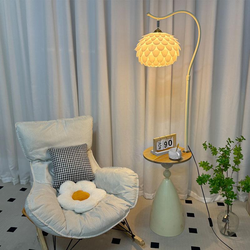 奶油风落地灯客厅沙发边卧室床头置物架设计师高级氛围感立式台灯