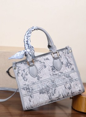 手提包小b众高级感灰色包包女2024新款秋冬刺绣托特包百搭斜挎女