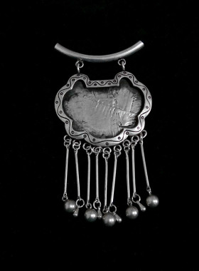 贵州民族风苗银diy项坠配件 镶老绣项坠底托弯管锁形流苏吊坠配件