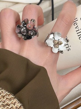 宫廷民族风经典珍珠花朵戒指女小众设计复古食指戒合金开口指环潮