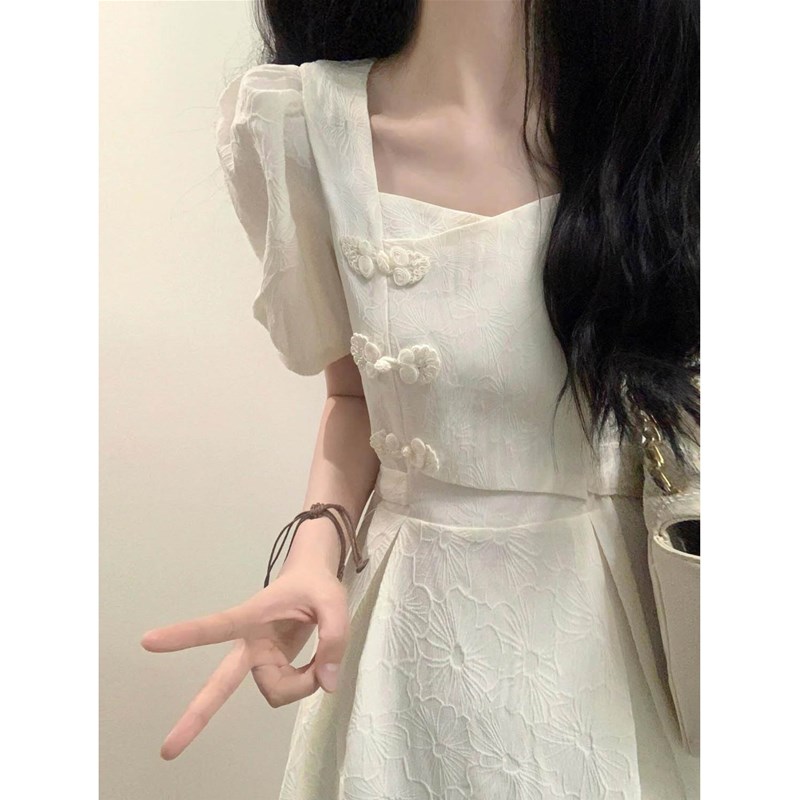 2025春季新款新中式国风盘扣改良版旗袍裙女学生收腰显瘦方领长裙