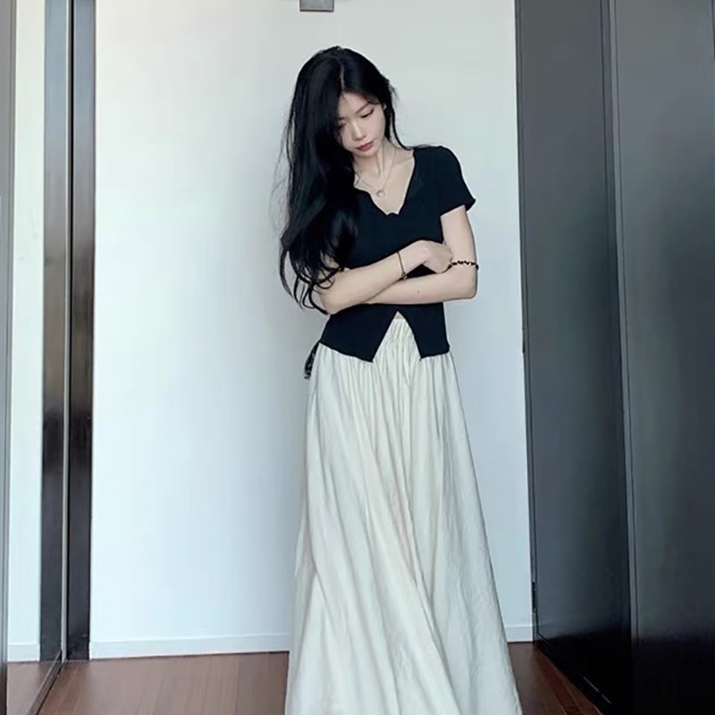 2024夏季f大码女装v黑色领上衣显瘦胖mm梨形身材微胖穿搭两件套