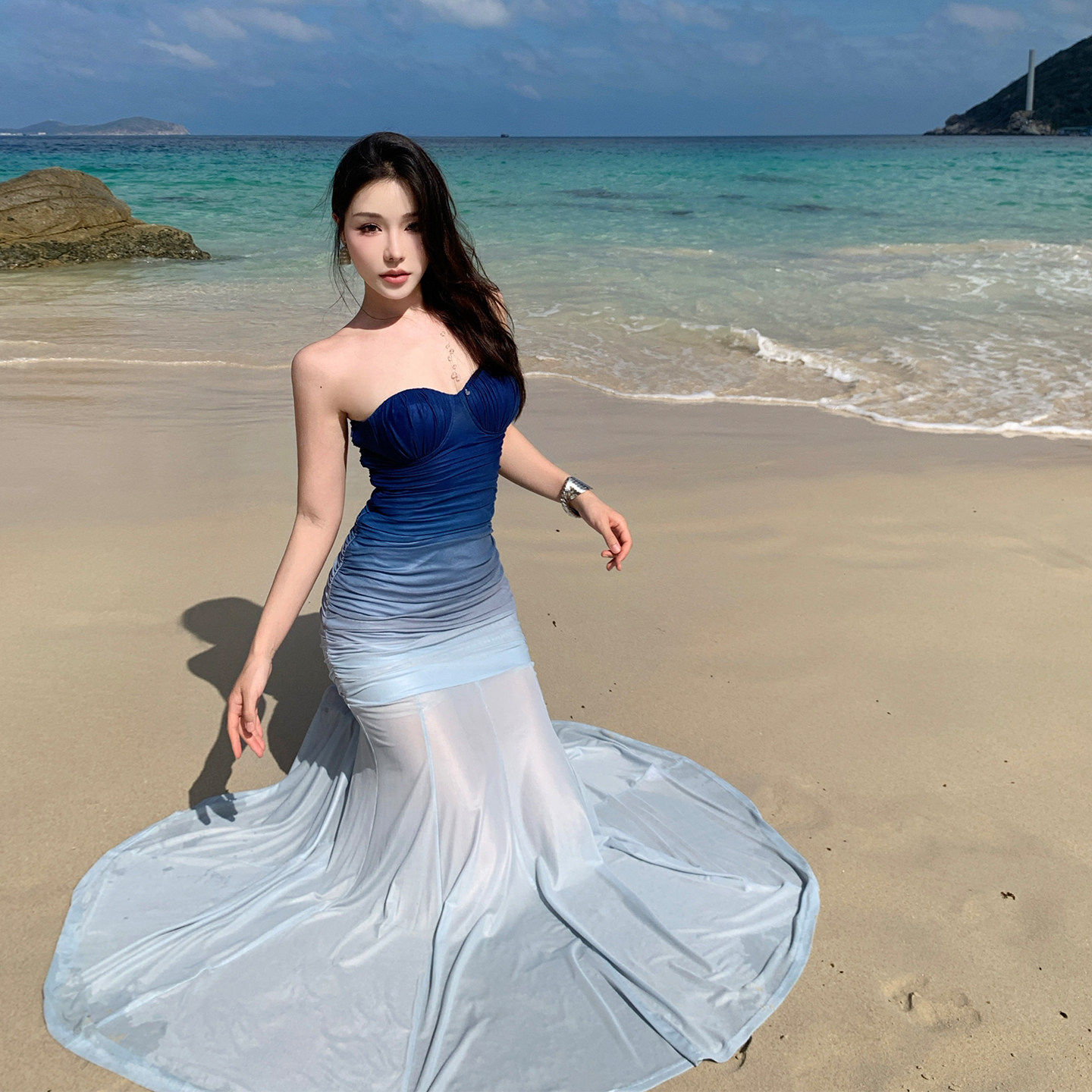 法式蓝色渐层抹胸洋装长版高级感收腰包臀鱼尾裙海边度假风长裙