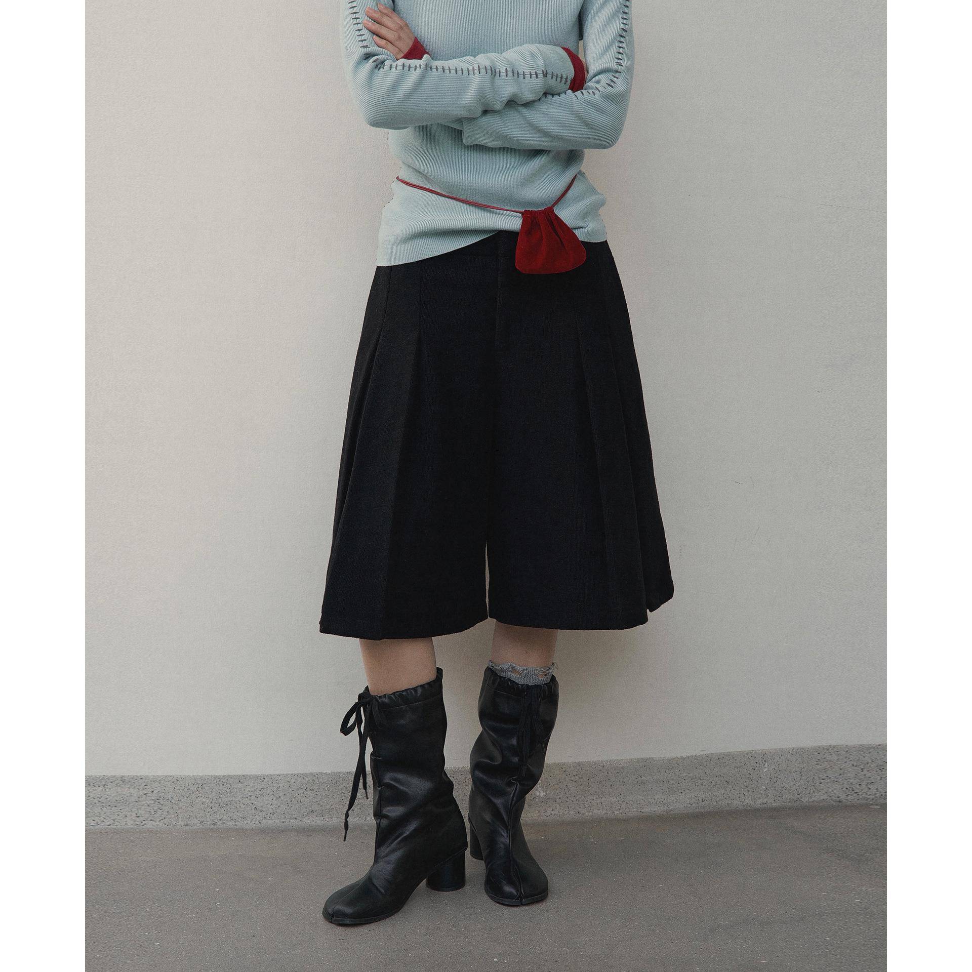 UNITY MODE 通勤风压褶绒感休闲短裤女冬季高腰垂感显瘦厚裤子