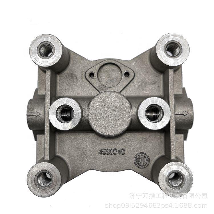 PC400-7 机油滤芯座 6251-71-7100 6D125机油滤芯座