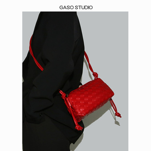 光夏GASO 格纹编织手机包女斜挎迷你小包包软皮高级感红色包包