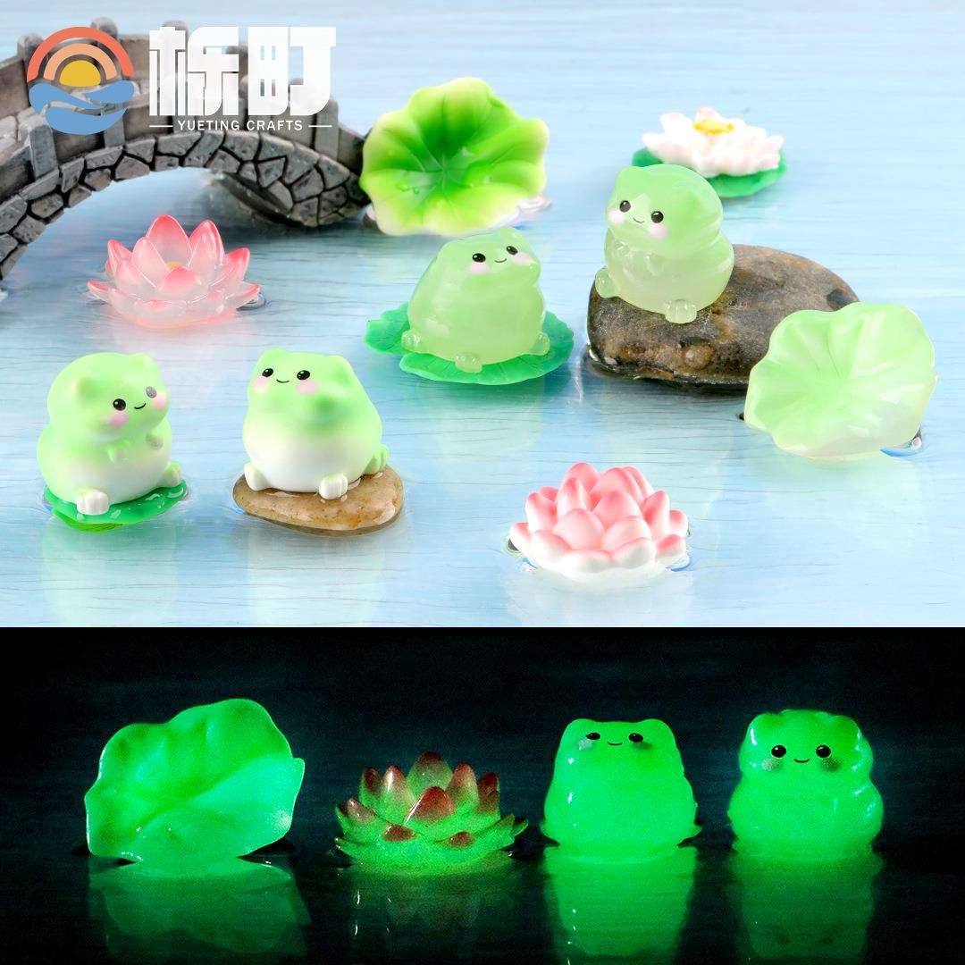 微景观创意可爱夜光青蛙公仔装饰品配件树脂工艺品车载桌面小摆件