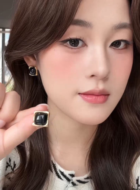 ZHENWEI/甄薇  金边黑色方块耳钉轻奢时尚潮流小众个性高级感耳饰