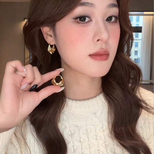 熔岩肌理耳扣女气质时尚