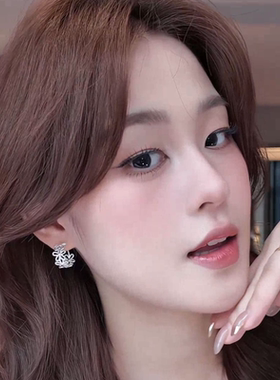 ZHENWEI/甄薇  法式甜美蕾丝花朵耳钉女小众温柔可爱简约时尚耳饰