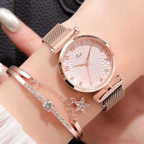 Luxury Bracelet Quartz Watches For Women Watch Ladies Sports
