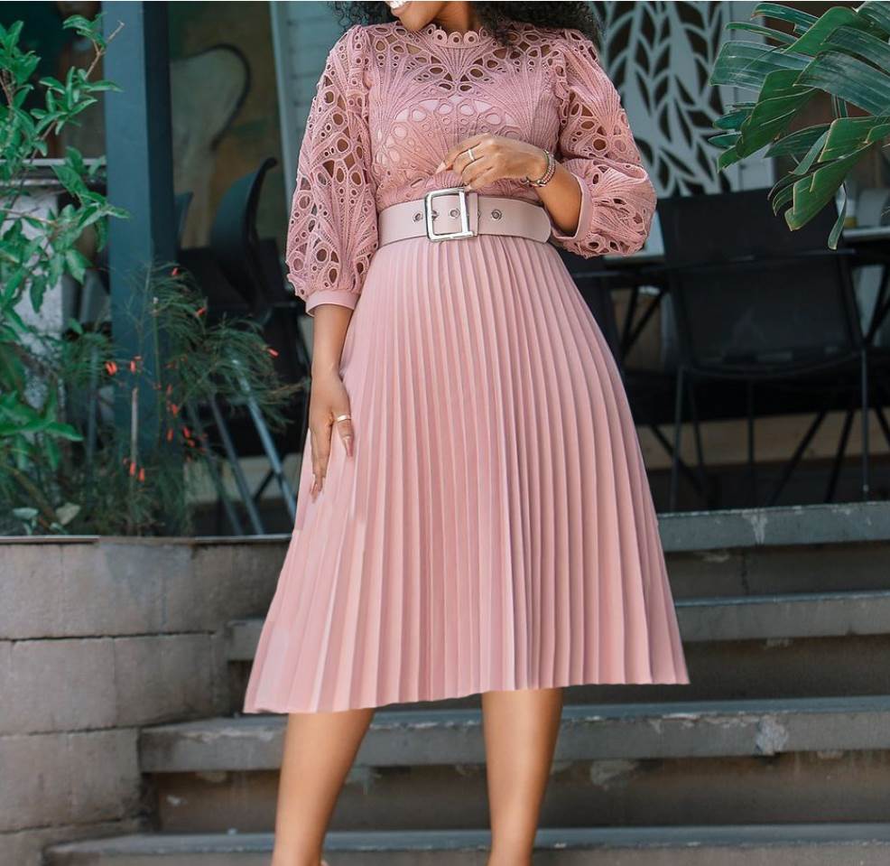 Sexy Lace Cutout Pleated Dress 性感蕾丝勾花镂空百褶连衣裙女
