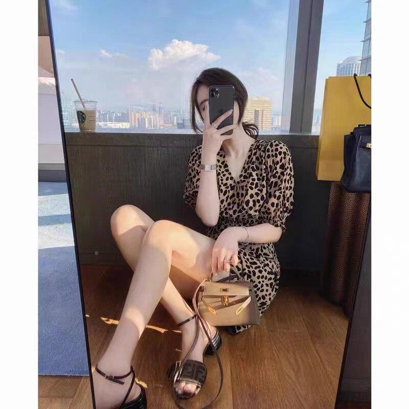 欧0655洲2026古夏季新款法式复碎花裙洋子高级感站V领收腰豹纹装