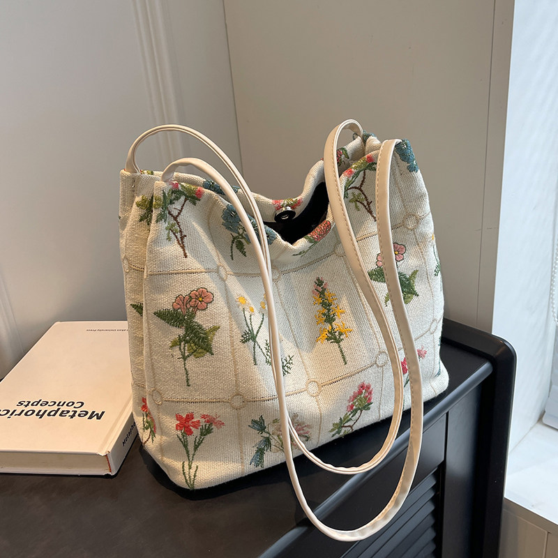 今年流行小众设计包包2023新款女包夏天流行百搭单肩包托特水桶包,箱包皮具/热销女包/男包,托特包,淘宝优惠券,粉丝福利购,淘宝优惠卷