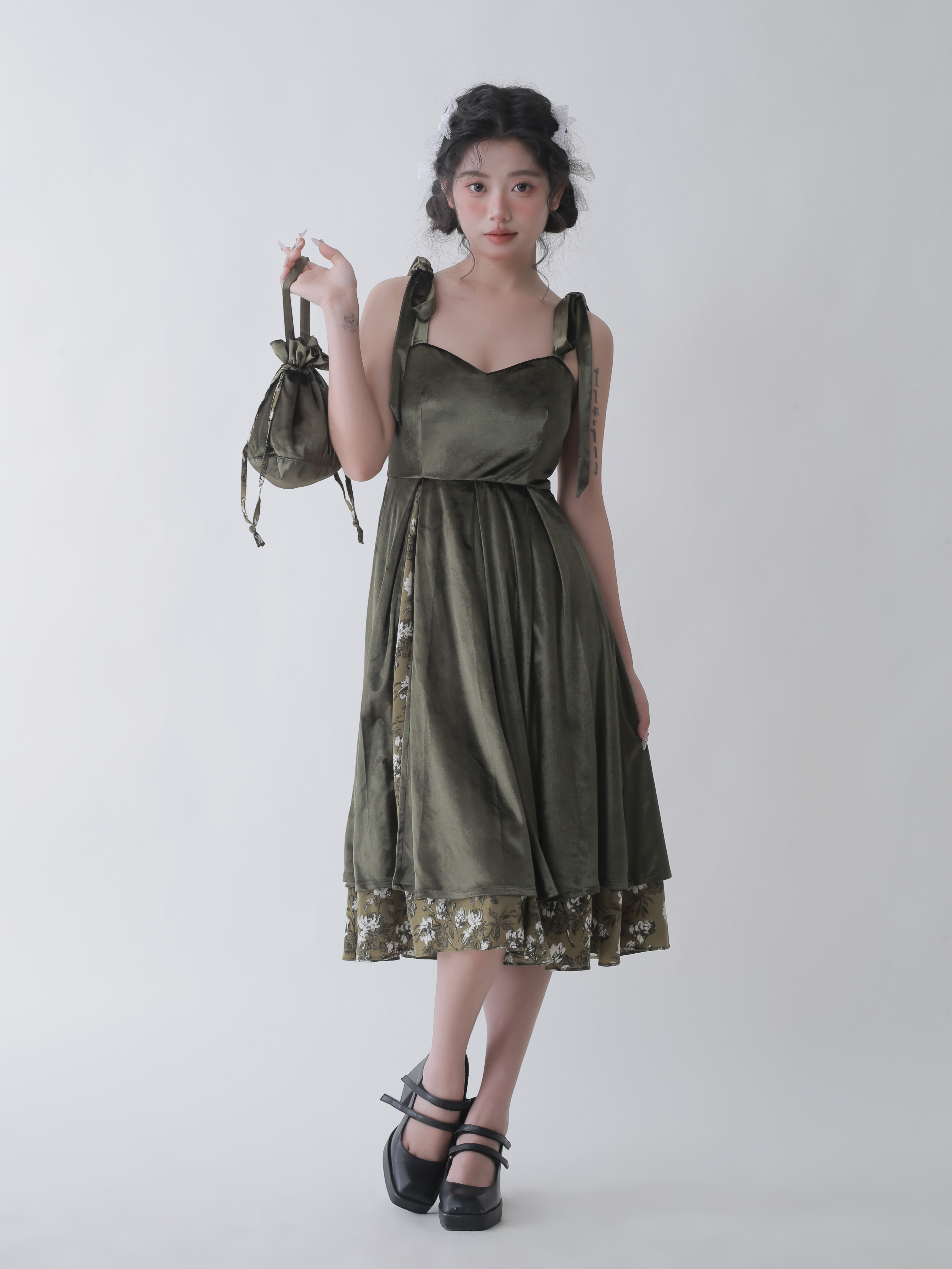 YLING.L橄榄绿丝绒吊带连衣裙