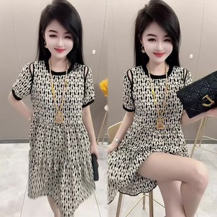 新款 洋气别致设计感连衣裙女夏季 圆领显瘦遮肉减龄短裙潮 时尚 韩版