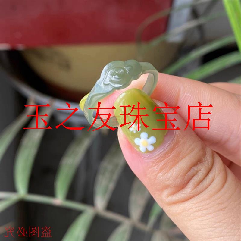 新疆和田玉湖水绿祥云女款戒指玉