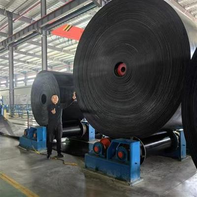 橡胶输送带传送带上凸人字花纹防滑皮带尼龙运输带耐磨沙石提升带