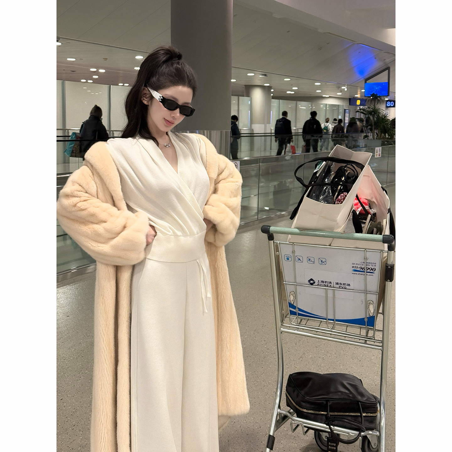 chicbyrr/V领交叉褶皱设计羊毛百搭上衣 两色