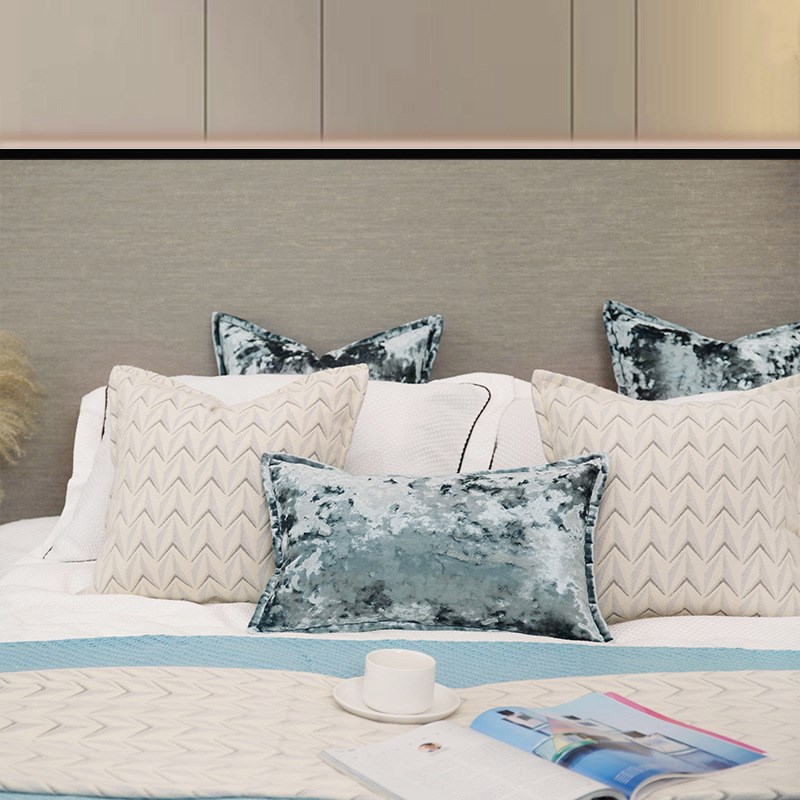 轻奢高级感卧室客厅沙抱枕美式复古冰花绒靠枕样板间软装腰枕软包