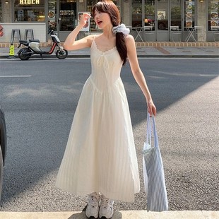 法式气质白色吊带连衣裙子女夏2025新款海边度假长裙开春穿搭套装