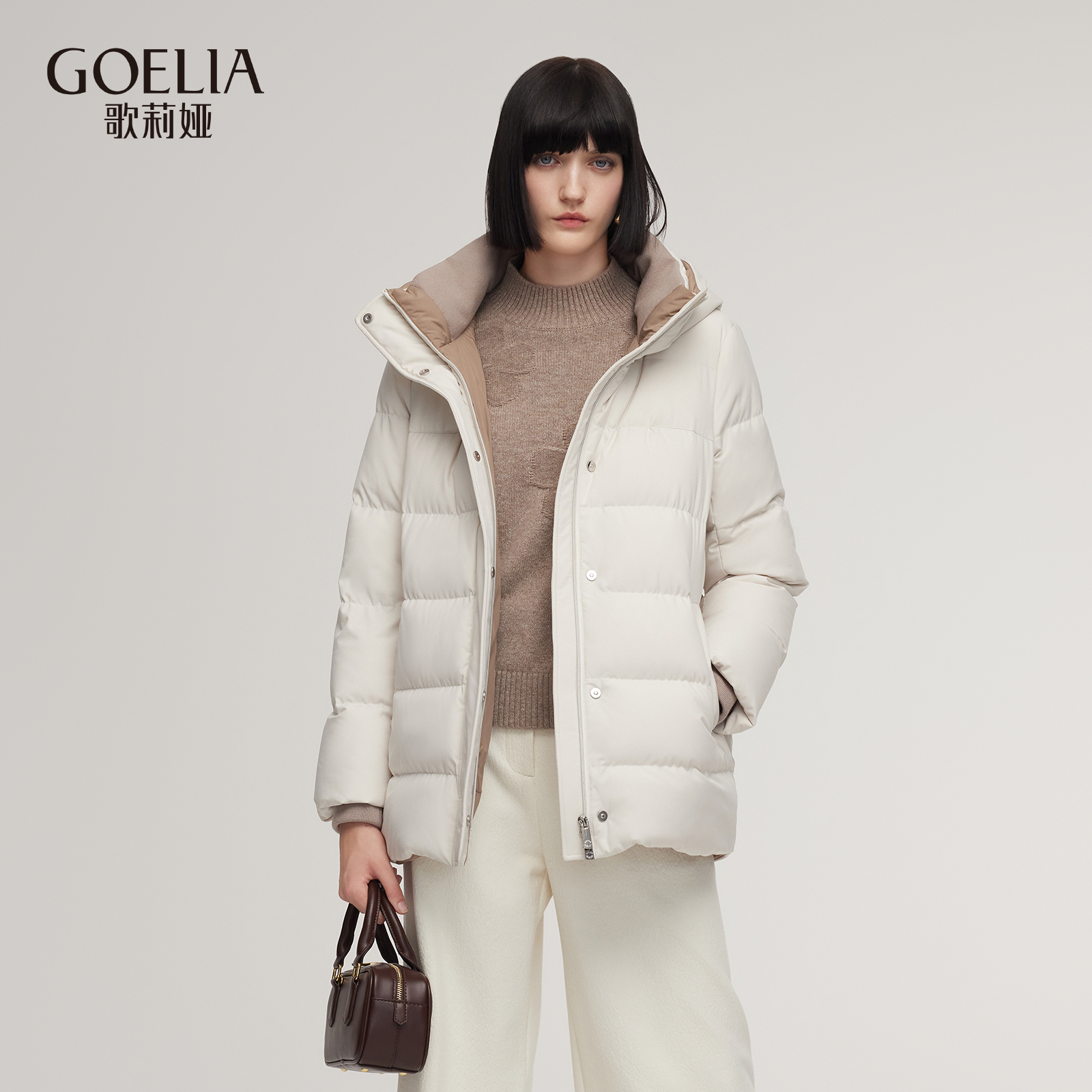 歌莉娅冬季新品柔软中短款鹅绒羽绒服1ENL8C800