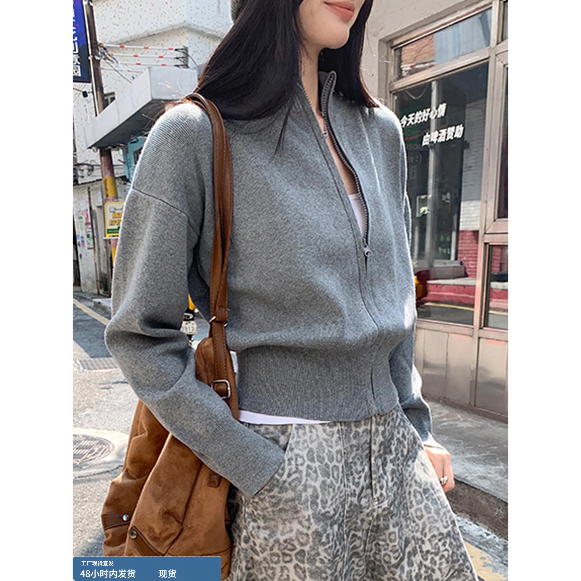 灰色长袖针织开衫外套女秋冬季2025新款独特漂亮立领宽松短款上衣