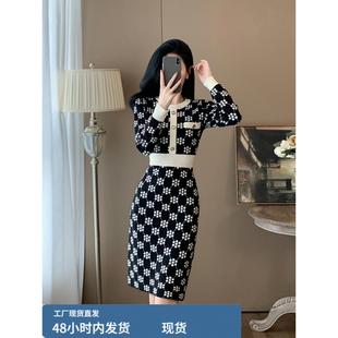 秋冬季新款圆领长袖针织连衣裙收腰显瘦小香风外穿内搭打底毛衣裙